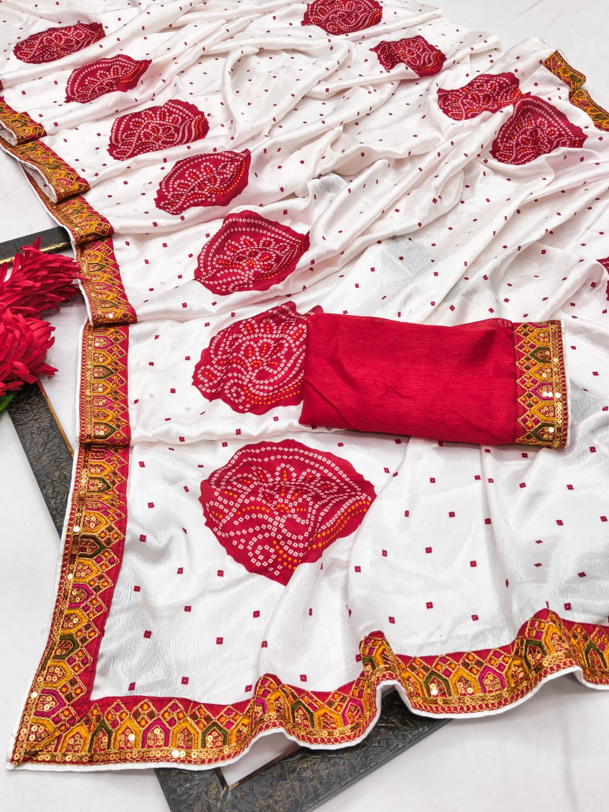 badhani printed saree with embroidery lace