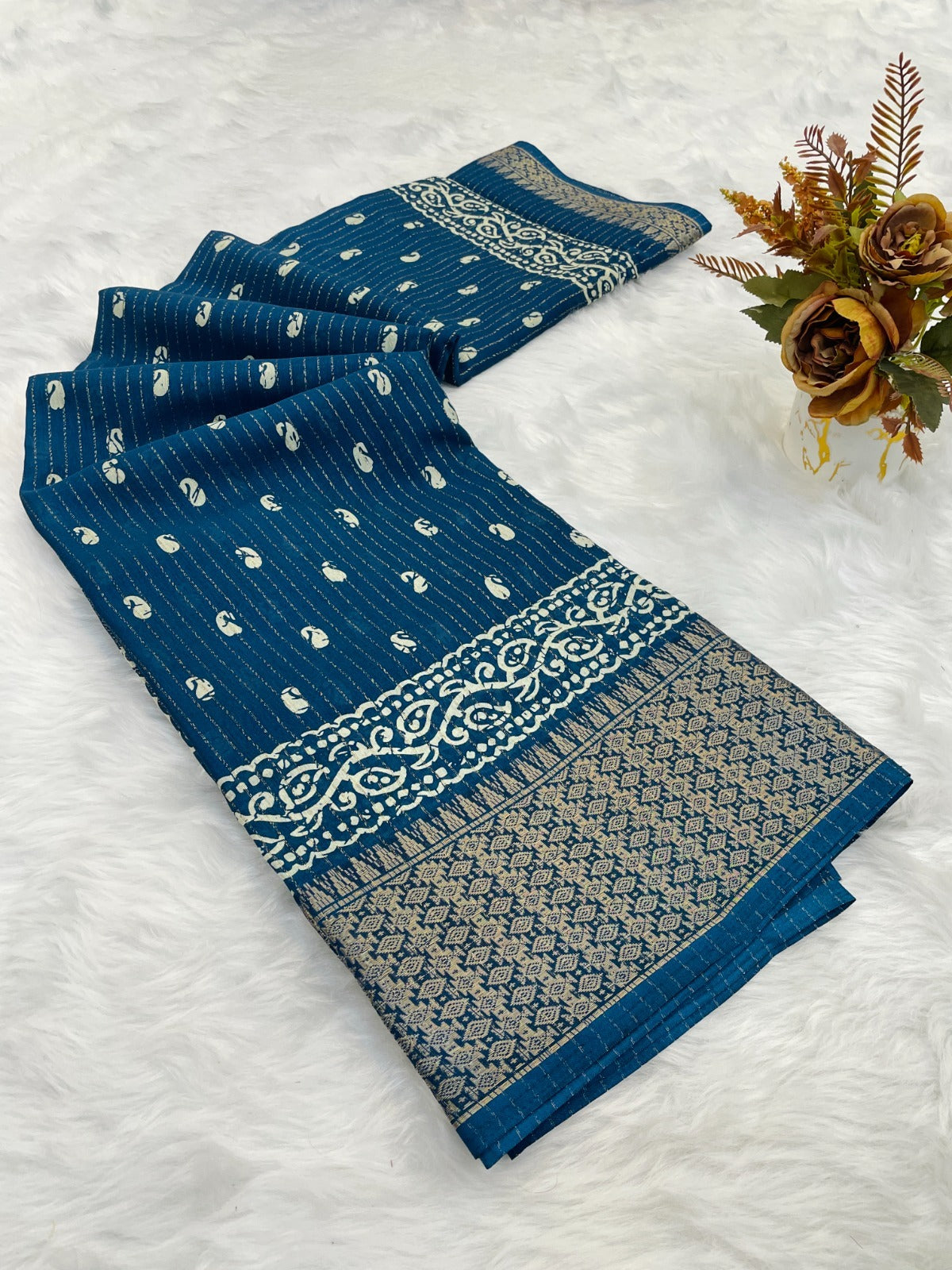 Dola Doby Silk With Reco Zari