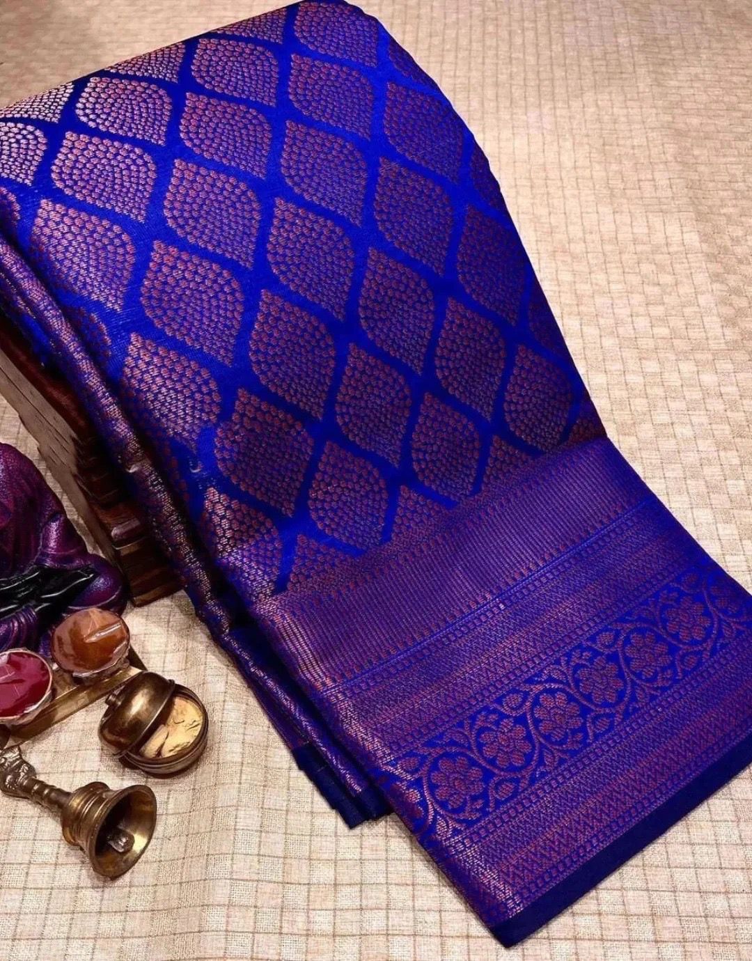elegance with this stunning silk saree