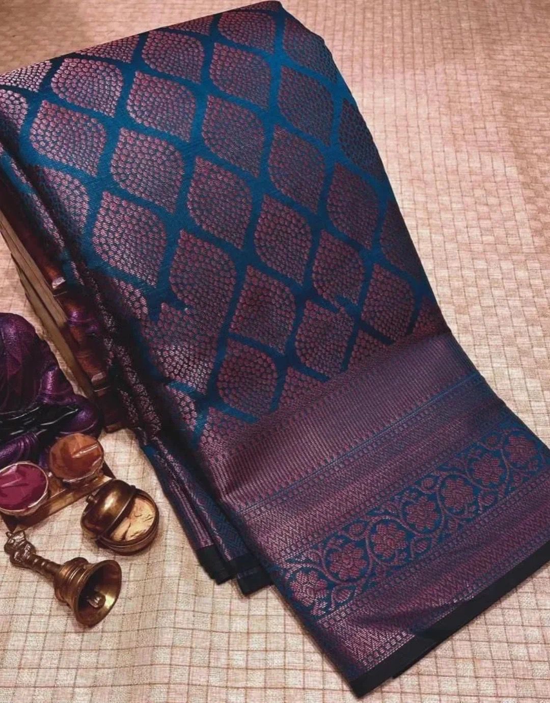 elegance with this stunning silk saree
