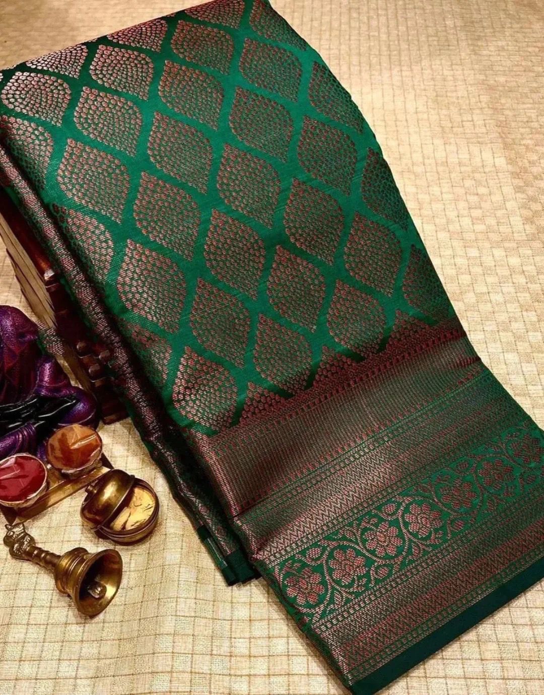 elegance with this stunning silk saree