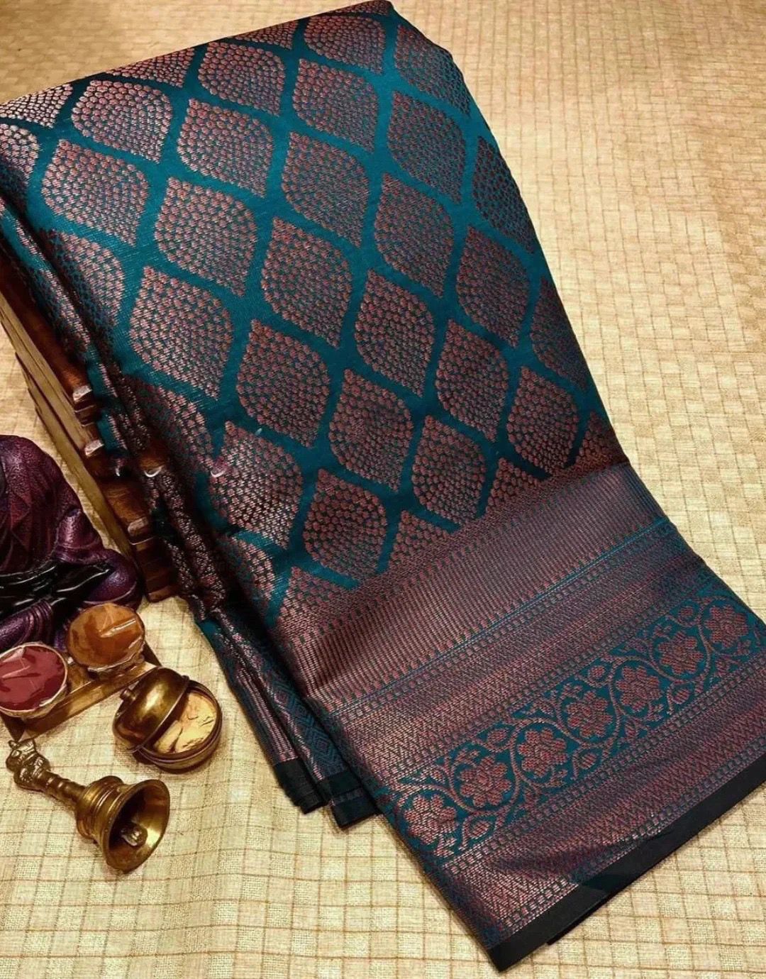 elegance with this stunning silk saree