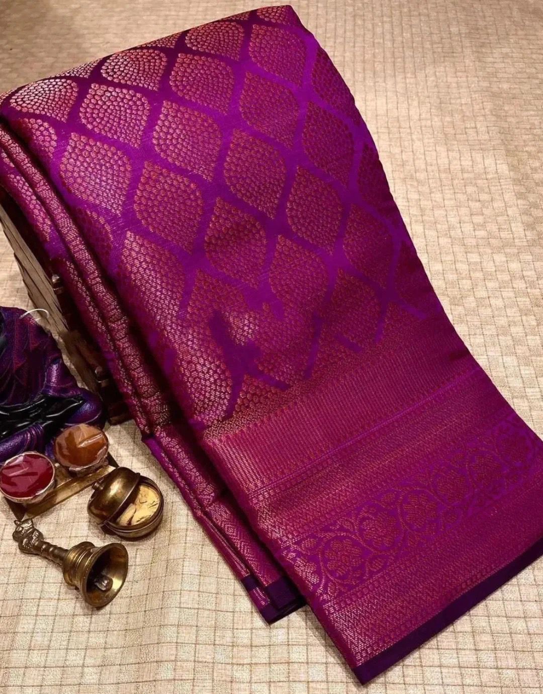 Purple fabric silk saree

